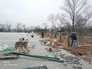 Монтаж забора из сетки по Украине